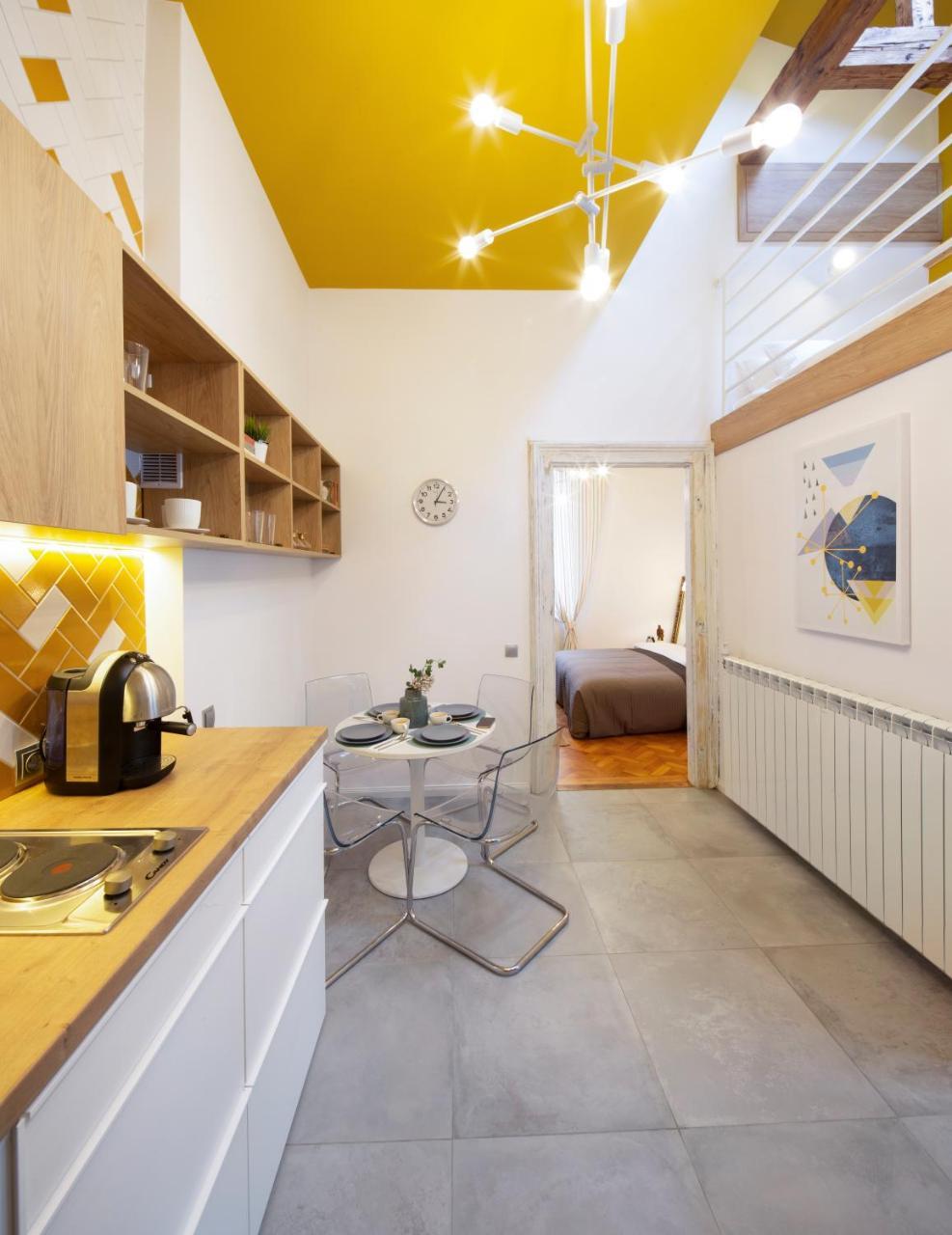 Yellow Apartment Cluj-Napoca Ngoại thất bức ảnh