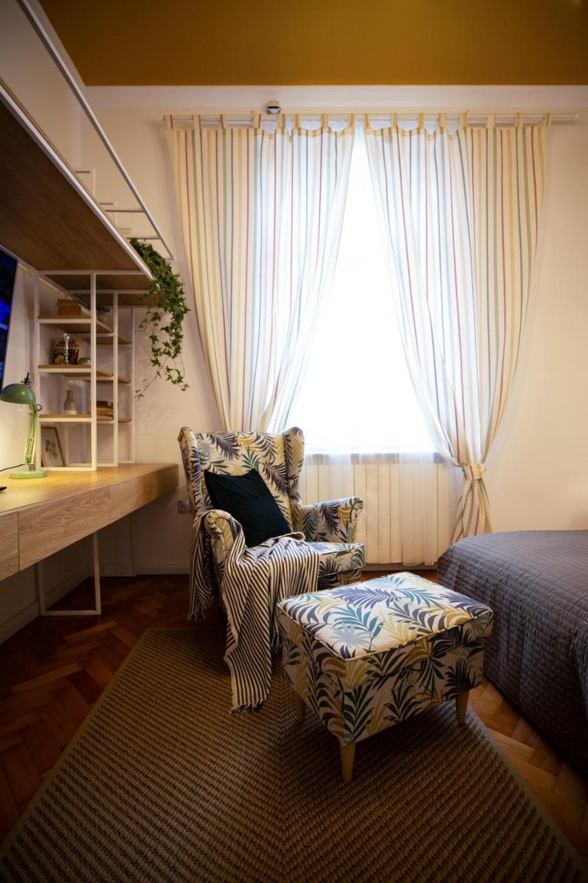 Yellow Apartment Cluj-Napoca Ngoại thất bức ảnh