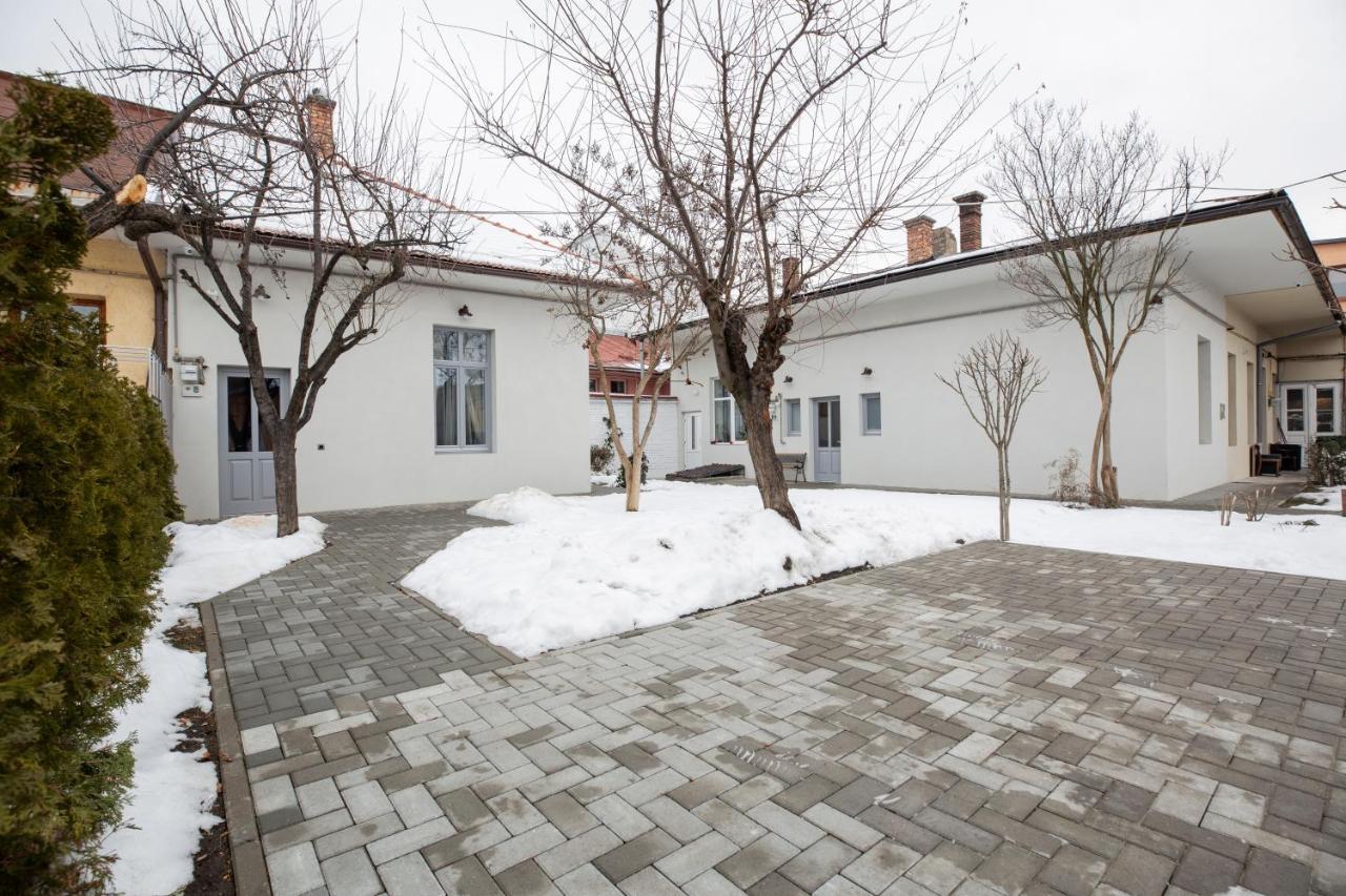 Yellow Apartment Cluj-Napoca Ngoại thất bức ảnh