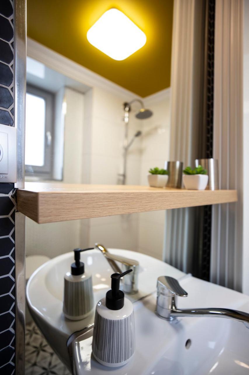 Yellow Apartment Cluj-Napoca Ngoại thất bức ảnh